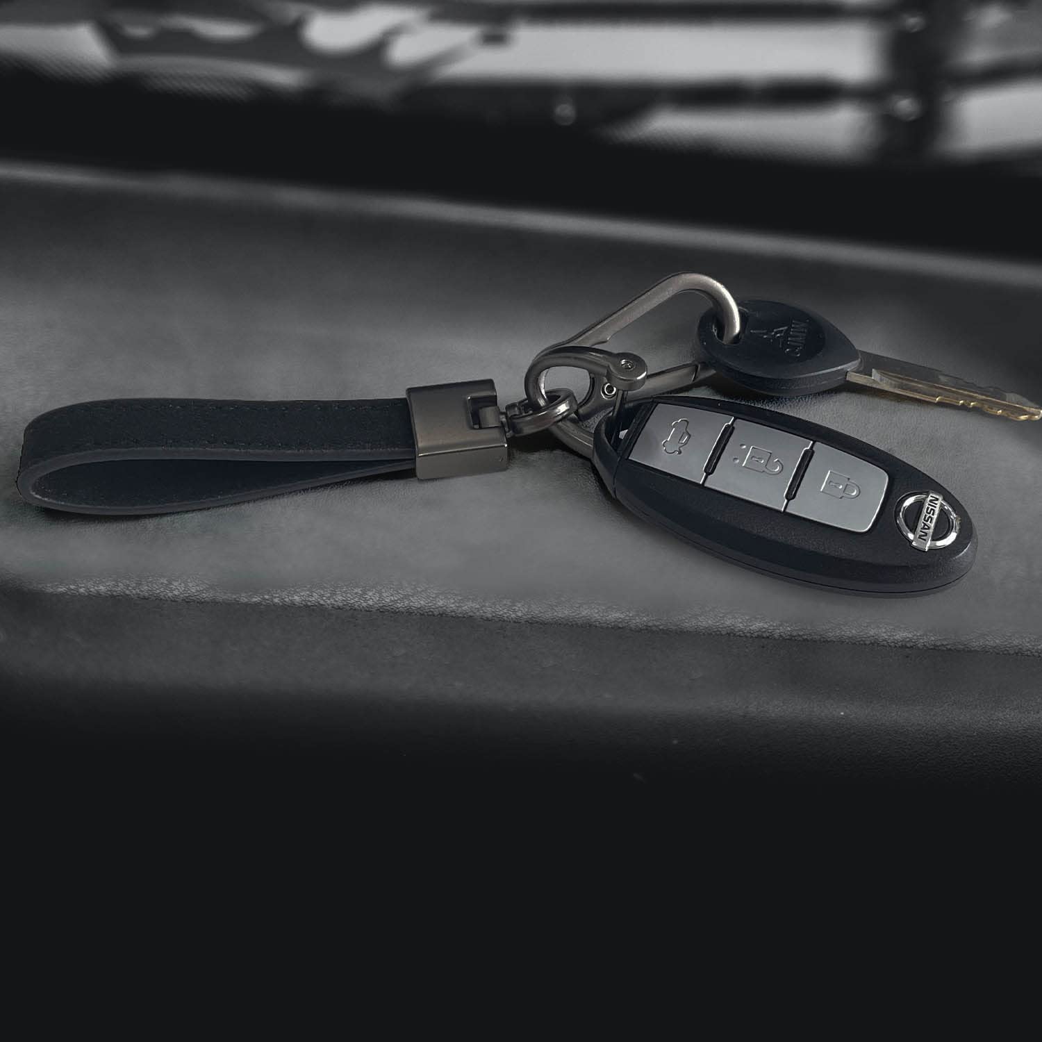 Sutekus Carabiner Lanyard Keychain Strap 3 in 1 Carabiner Key Ring Clip Car Key Chain With Anti Loss D-Ring, Black
